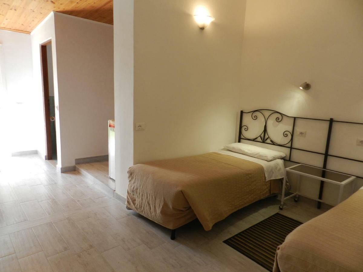 Flat In Fiera Apartment Ponte Galeria Ngoại thất bức ảnh